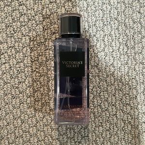 BNWT Victoria’s Secret Scandalous Frag Mist 8.4 fl oz discontinued